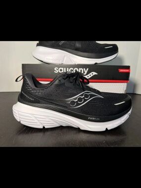 Saucony Guide 18 Running Shoes Sneakers Black/White Womans 9.5 Wide